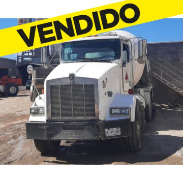 KENWORTH T800 2001 con olla...